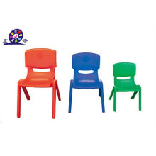 Sillas de plástico para niños - muebles de juguete